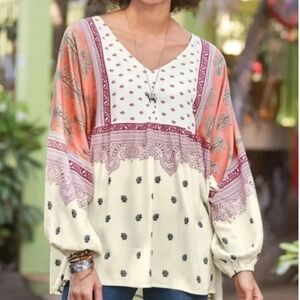 Sundance White and Black Oversized Blouse with Bell Sleeves